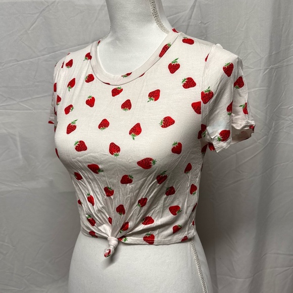 New Strawberry Print Tie Crop Top - Picture 2 of 2